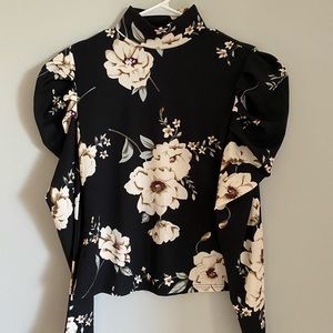 Stretchy material,soft and comfortable
Mock Neck, Leg-of-Mutton Sleeve